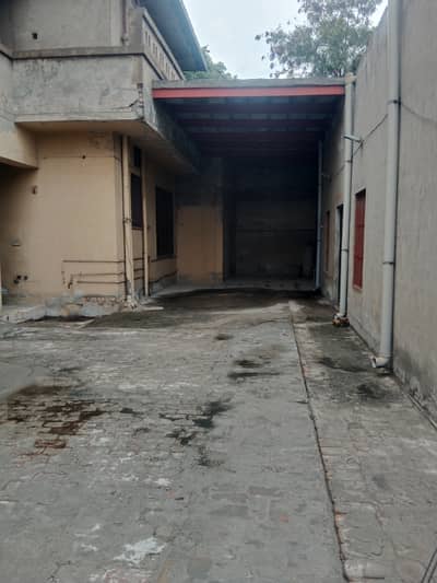 Commercial building for rent