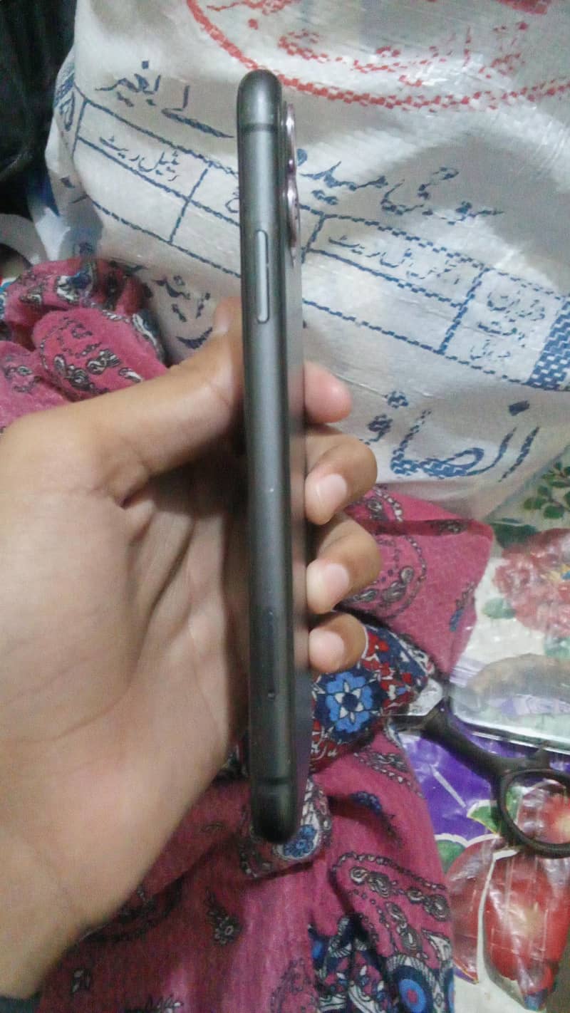IPhone 11 5