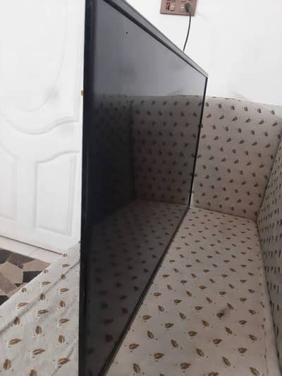 TCL LED URGENT SALE 44 "