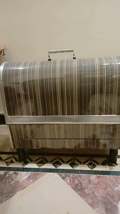 Brand new Original Singer With Cover 10 sal waranty