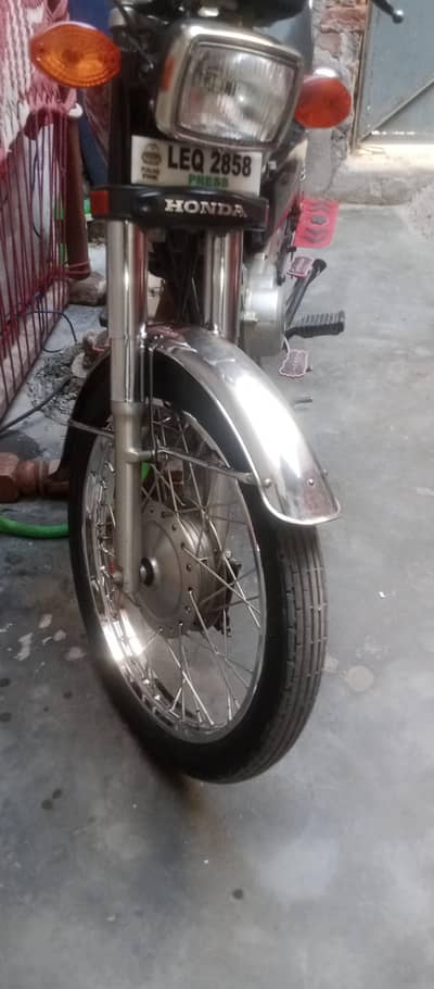 exchange possible with Honda 70 up model