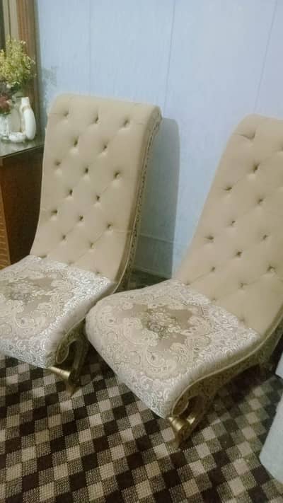 2 bedroom chairs