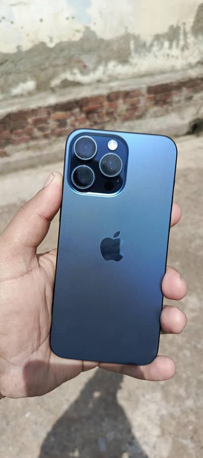 iPhone 15 Pro Max 256 – Original Box & Cable – 84% Battery –. factory