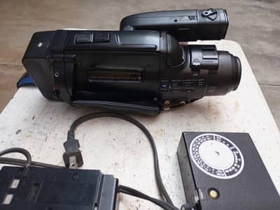Sony Handycam Video 8 (i10x Zoom) – Complete Set with Tapes