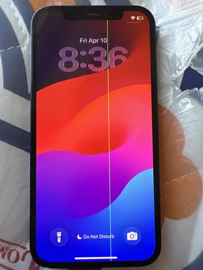 iPhone 12 Simlocked simple line on penal