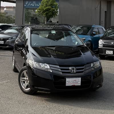 Honda city 2014 model Outclass Condition Lahore Reg