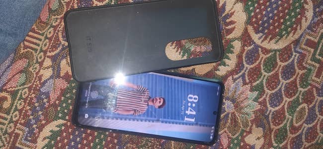 Bht acha set hai abhi 6 month warranty mein hai