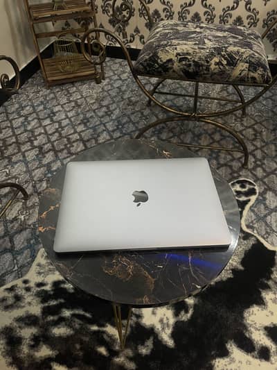  Apple MacBook Pro 2019 – 13-inch | i7 | 16GB RAM With Touchbar