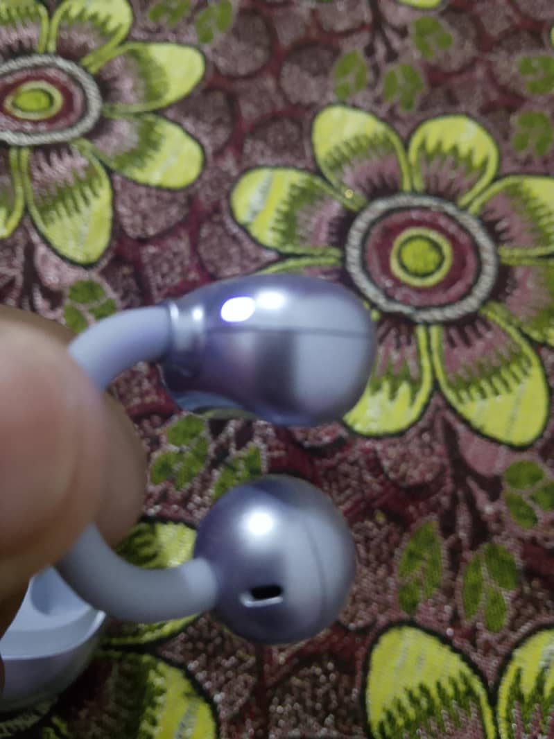 •  Condition 10/10 4