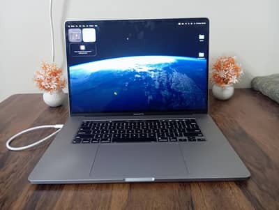 MacBook Pro 2019 - 16" | Core i9 | 32 GB RAM | 1TB SSD