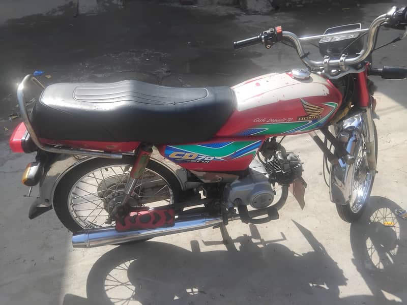 documents clear one hand  used 8