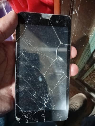 q mobail i6 model  on ha mbl back ni ha batry  ni ha power bateen ni h