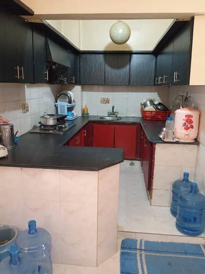 Prime Location 900 Square Feet Flat In Gulshan-e-Iqbal - Block 4 For sale