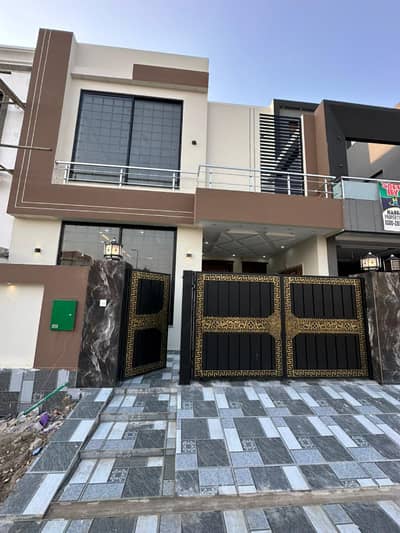 Solid Facing Park House For Sale In Bahria Nasheman