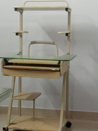 Portable computer table