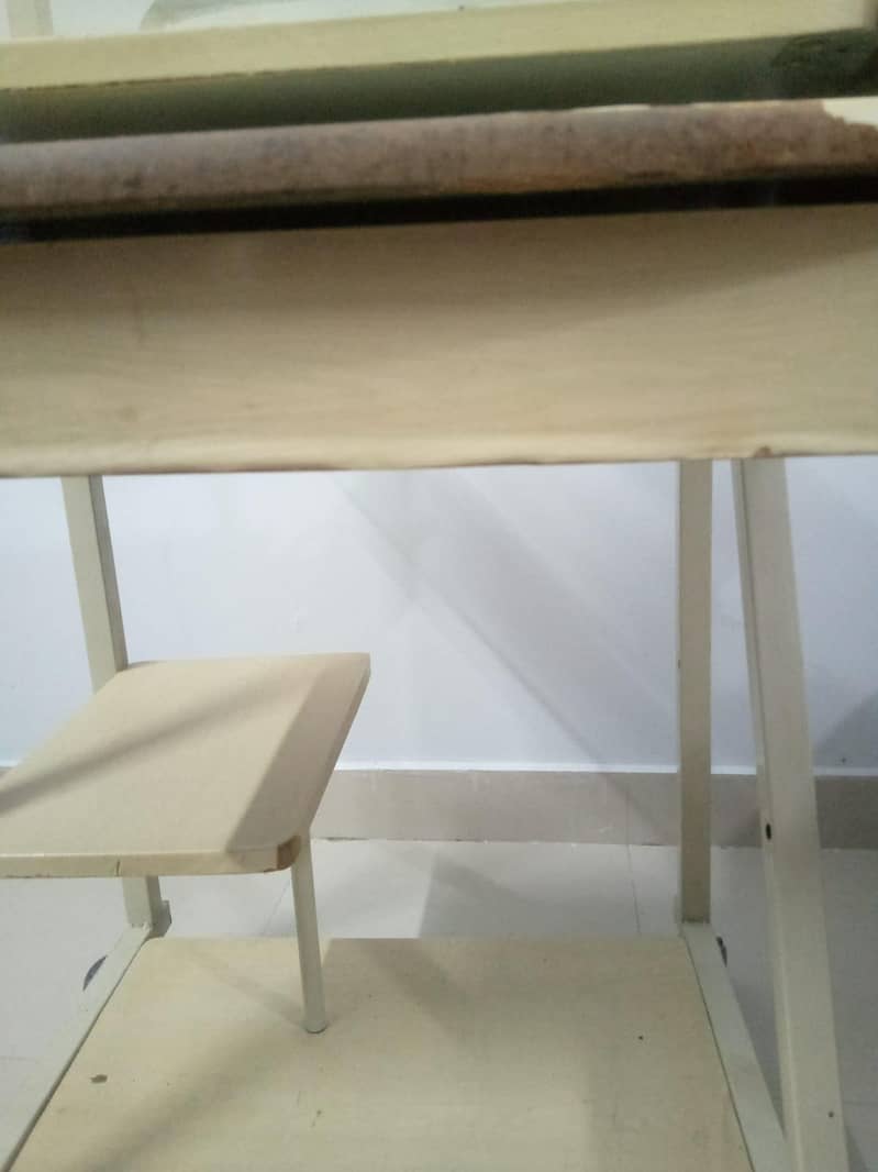 Portable computer table 2