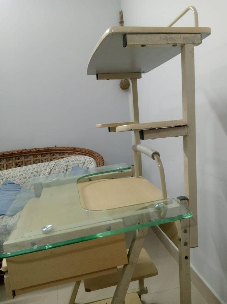 Portable computer table 5