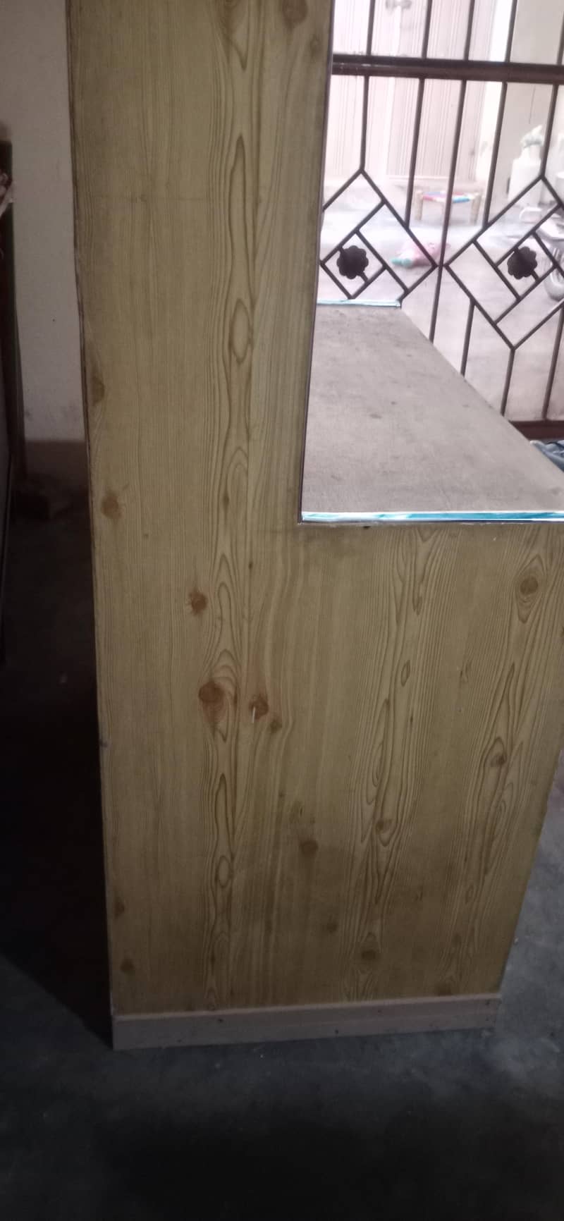 computer table . computer troly  in good condition 2