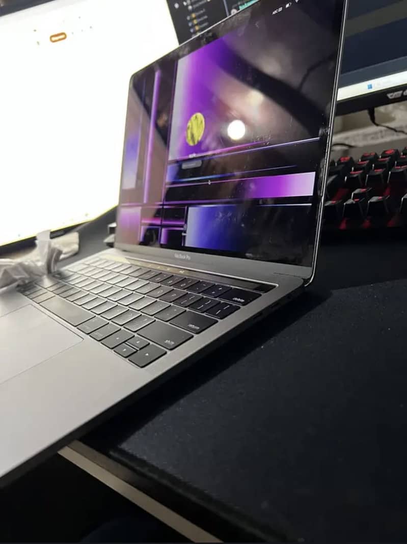 Macbook pro 2017 with windows 10 installed - Laptops - 1113123108