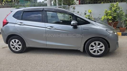 Honda Fit 2017 for sale better than aqua pricing