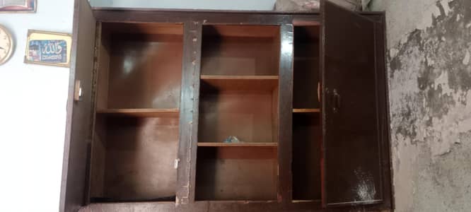 Almirah, Showcase , Tarali