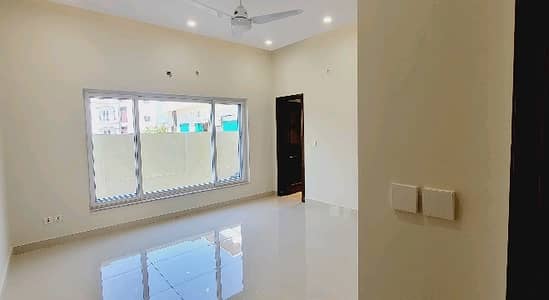 A House Of 10 Marla In Bahria Enclave - Sector C1