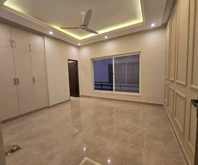 House Of 10 Marla Available In Bahria Enclave