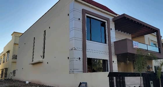 12 Marla House In Only Rs. 72000000