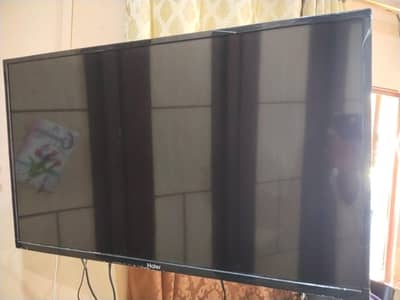 Haier LED Backlit TV 32 Inch LE32B9200M Black
