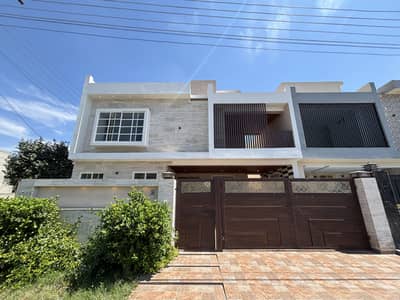 10 MARLA HOUSE AVAILABLE FOR RENT