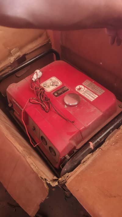 2.5 KVA Honda new generator hai bahut kam istemal Hua Hai