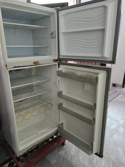 dawlance refrigerator