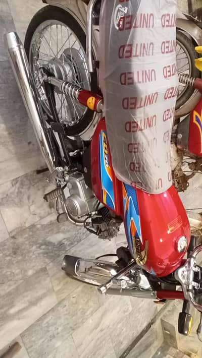 united 2011model total geniun taayr kia h aik dm perfect