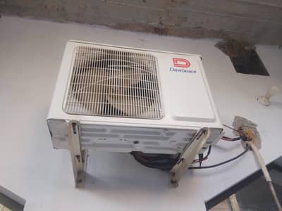 Dawlance AC in good condition