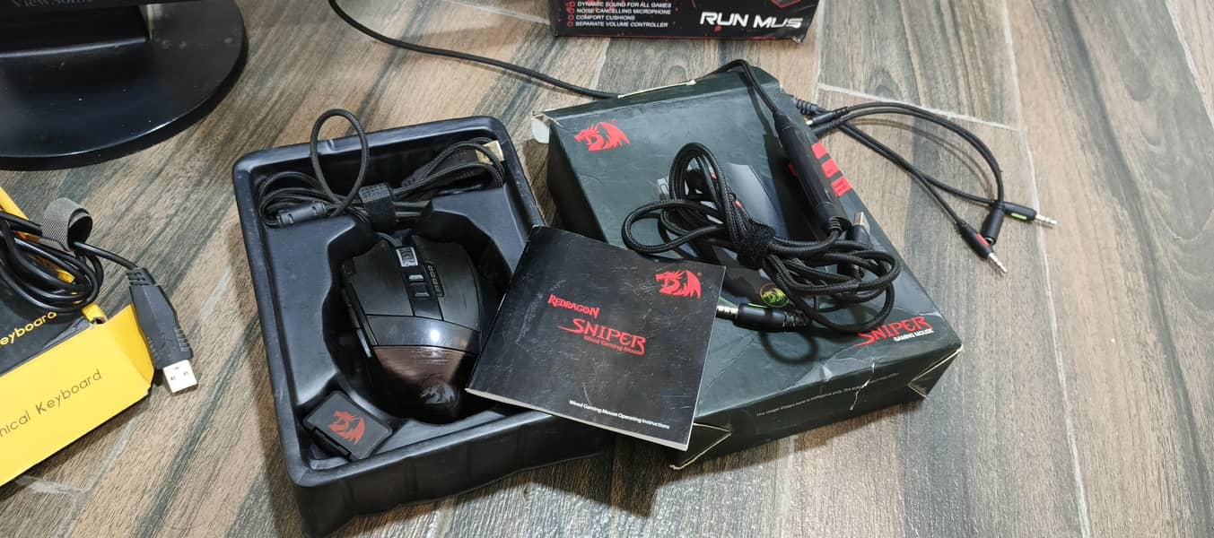 Monitor+keyboard+headset+mouse gaming 0