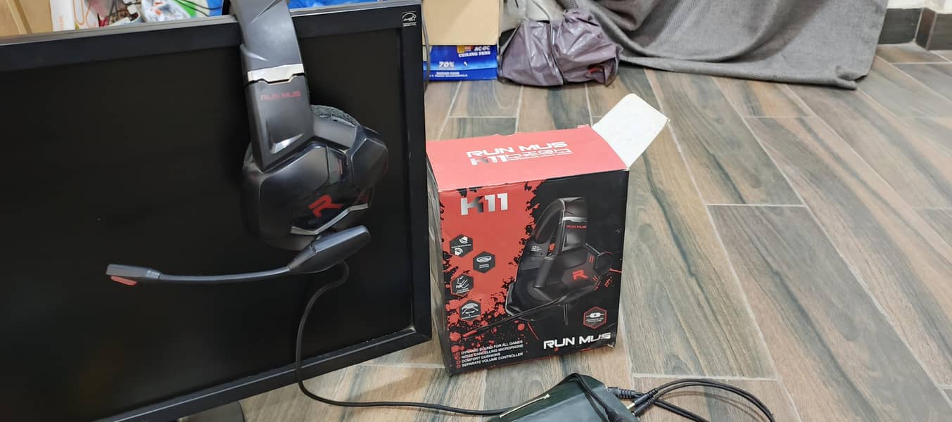 Monitor+keyboard+headset+mouse gaming 2