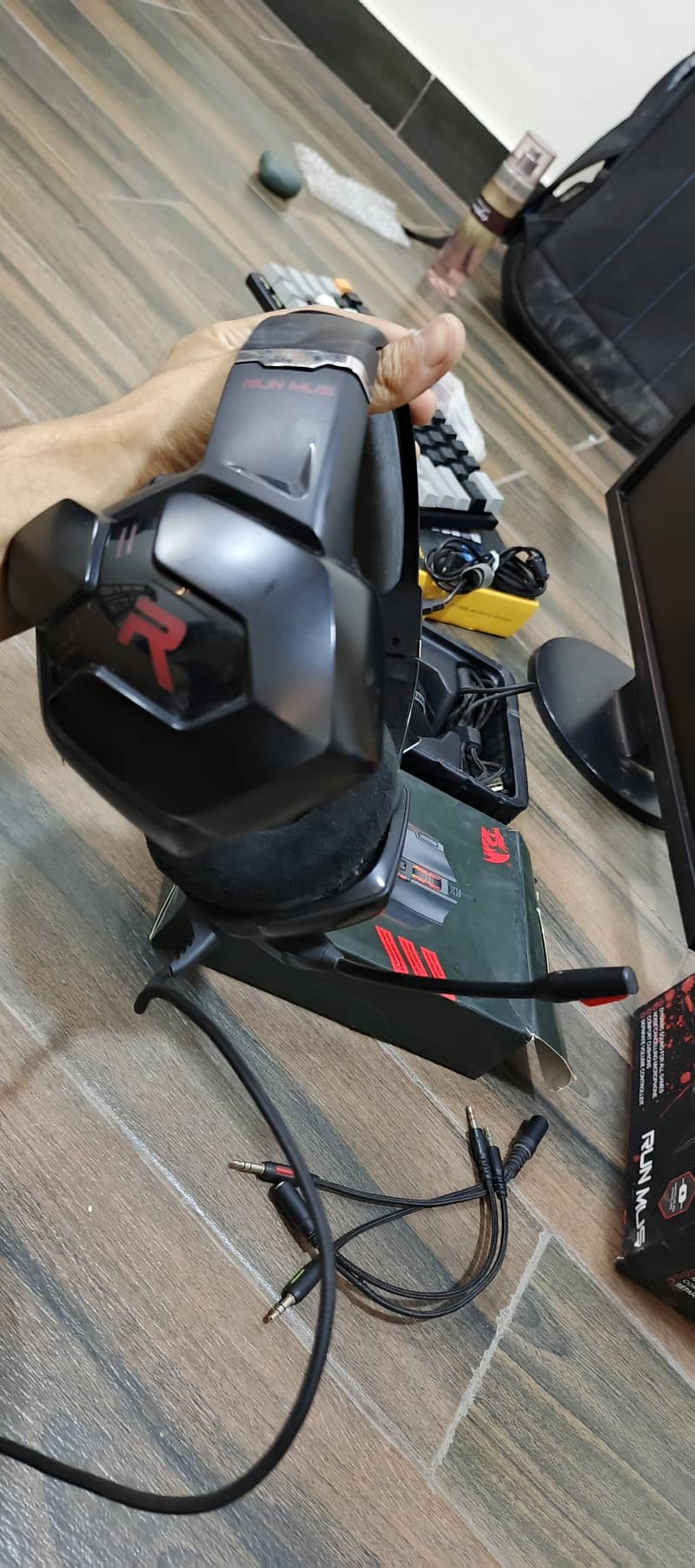 Monitor+keyboard+headset+mouse gaming 3