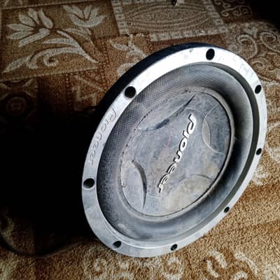 PIONEER WOOFER AND AMplifuer