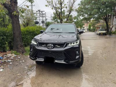 Fortuner Legender 2023 - 9.8 PakWheels Rated - 13k driven Only