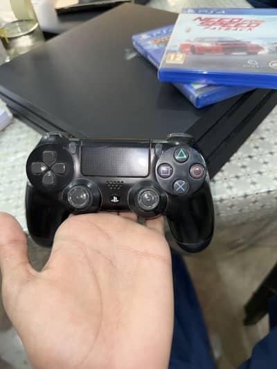 Ps4 pro 500gb with 3 games and 1 controller