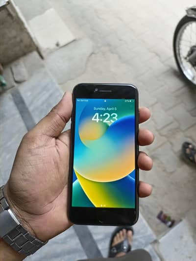 All ok 10/10 condtion 64 gb 100% battery health black colour