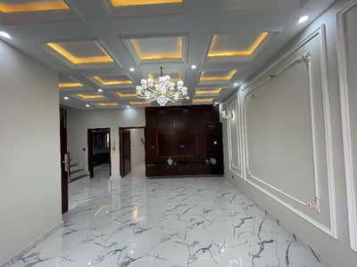 10 MARLA UPPER PORTION AVAILABLE FOR RENT