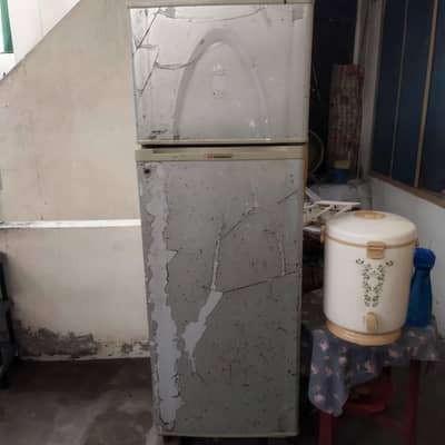 dawlance used fridge for sale 25000 negotiable