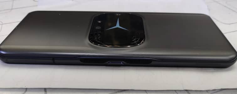 Lenovo Legion Y90 18+640GB