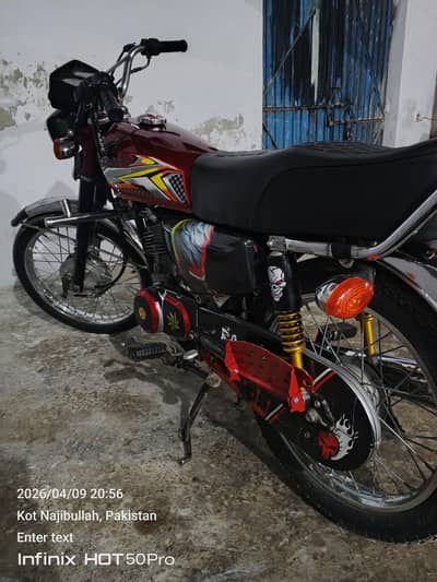 Honda 125 good new condition.