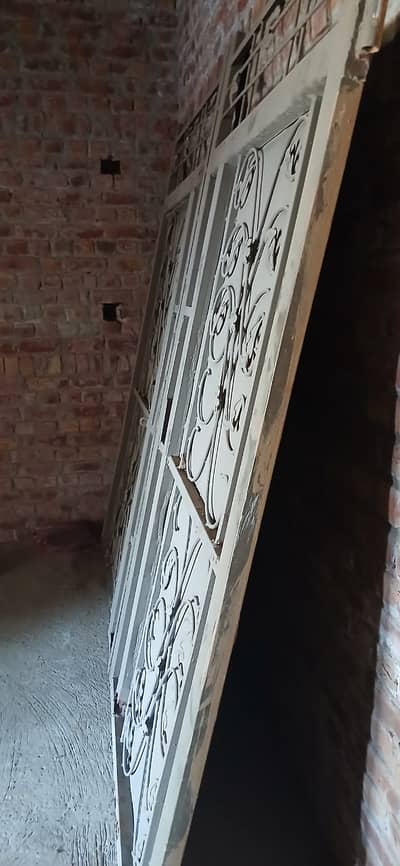 آٹھ فٹ آئرن گیٹ برائے فروخت