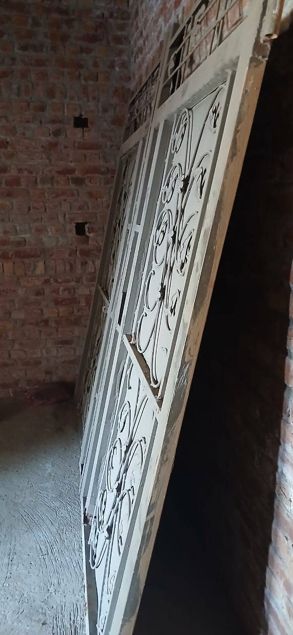آٹھ فٹ آئرن گیٹ برائے فروخت 0
