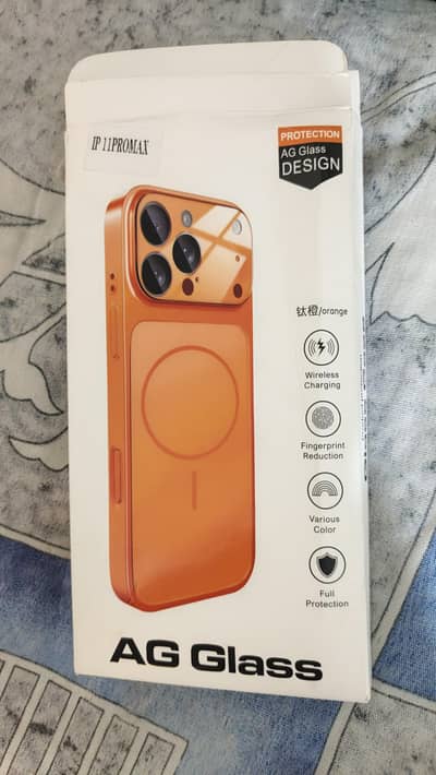 اگر کسی بھائ کو آئ فون 11 پرومیکس کا بیک کور چاہیے کور 17 بلکل  نیوس،