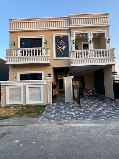 8 Marla Victorian House For Sale