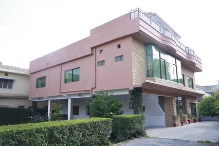 Prime Commercial Property for Sale Central Location (1+1 Kanal)